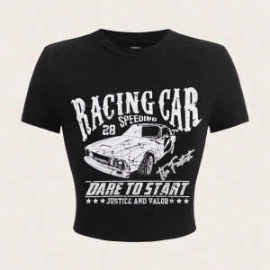 Casual Slogan ve Araba Grafikli Yuvarlak Yaka Kısa Kollu Slim Fit Kadın Tişörtü,