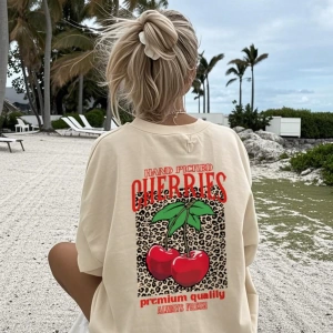 CHERRY Kadın Kiraz ve Leopar Desenli Yuvarlak Yaka Kısa Kollu Tişört, Günlük Giyim İçin Rahat