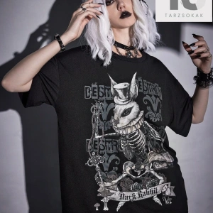 Çiçek ve Harf Grafik Damla Omuz Tişört