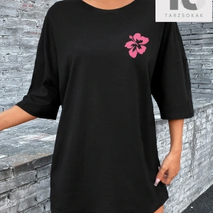 Çiçek Ve Harf Grafik Düşük Omuz Oversize Tişört