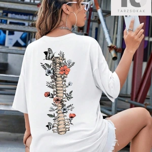 Çiçek ve İskelet Desenli Düşük Omuzlu Tişört