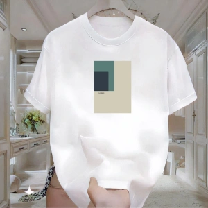 Closed Desen Baskılı Beyaz