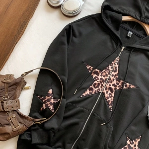 Comfortcana Kadın Kapşonlu Sweatshirt Leopar Yıldız Yamaları ve Bağcıklı Model 5203