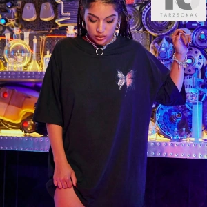 Coolane Kelebek Baskılı Düşük Omuzlu Büyük Boy Tişört