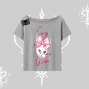 Cozy Queen Kedi Baskılı Kayık Yaka Tshirt