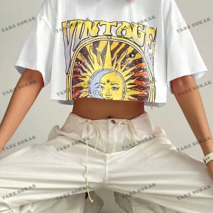 Crop CKOD-232913 Sun & Letter Grafikli Düşük Omuz Kısa