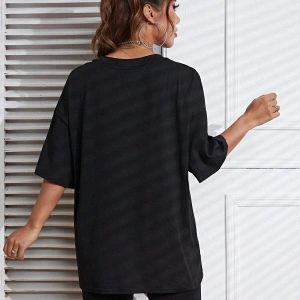 Dağ ve Harf Grafikli Düşük Omuz Tişört