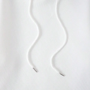 Dağ ve Slogan Grafikli Kanguru Cepli İpli Kapüşonlu Üst Beyaz