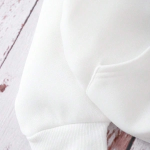 Dağ ve Slogan Grafikli Kanguru Cepli İpli Kapüşonlu Üst Beyaz