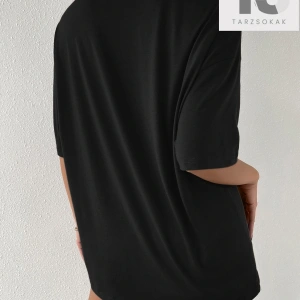 Damla Omuz Sloganlı Nakışlı Tişört