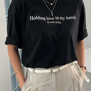 DAZY El ve Harf Grafik Düşük Omuzlu Büyük Boy Tişört Büyük Boy Tişört