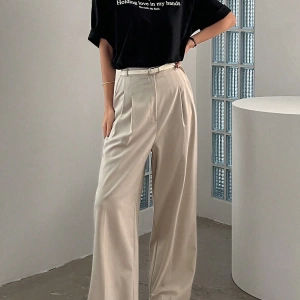 DAZY El ve Harf Grafik Düşük Omuzlu Büyük Boy Tişört Büyük Boy Tişört