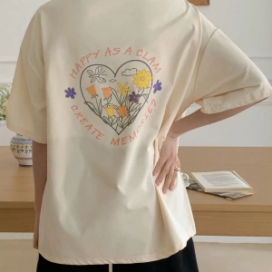 DAZY Floral & Slogan Grafikli Omuzdan Askılı Tişört MUTLU BİR İSTİRİDYE GİBİ ANILAR YARATIN