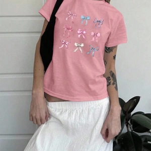 DAZY Harfli Grafik Düşük Omuzlu Büyük Boy Tişört