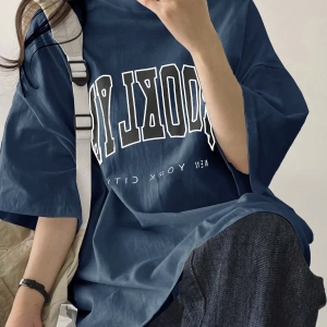 DAZY Harfli Grafik Düşük Omuzlu Büyük Boy Tişört