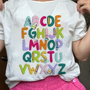 DAZY Harfli Grafik Düşük Omuzlu Tişört