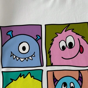 DAZY Harfli Grafik Düşük Omuzlu Tişört