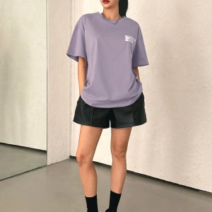 DAZY Harfli Grafik Düşük Omuzlu Tişört CHERISH TIME EFFECT DREAM