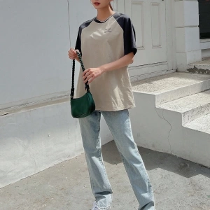 DAZY Harfli Grafik Kontrast Raglan Kollu Tişört