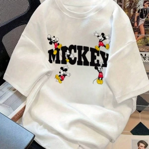 DAZY Kadın Bol Çiçek Baskılı Tişört, Minimalist ve Şık, Yaz İçin Uygun