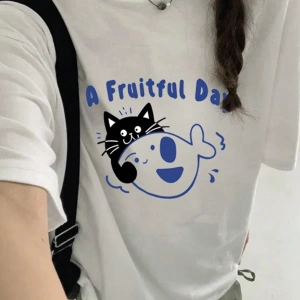 DAZY Kadın Bol Harf ve Kedi Grafik Baskılı Kısa Kollu Parlak Yeşil Tişört, İlkbahar/Yaz