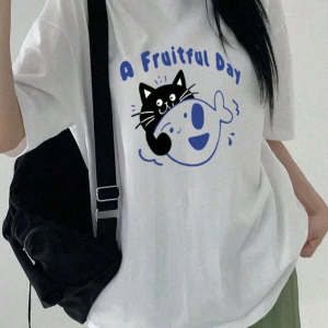 DAZY Kadın Bol Harf ve Kedi Grafik Baskılı Kısa Kollu Parlak Yeşil Tişört, İlkbahar/Yaz