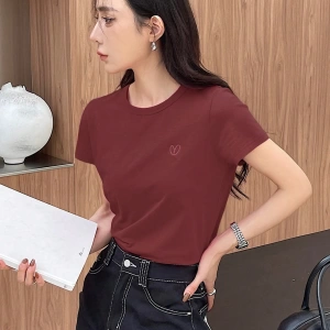 DAZY Kadın Düz Renk Kalp Nakışlı Kısa Kollu Tişört Yaz
