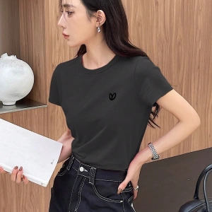 DAZY Kadın Düz Renk Kalp Nakışlı Kısa Kollu Tişört Yaz