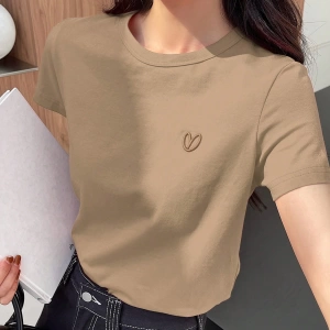 DAZY Kadın Düz Renk Kalp Nakışlı Kısa Kollu Tişört Yaz
