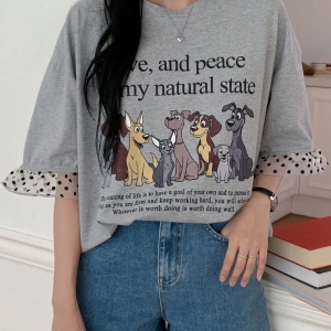 DAZY Kadın Karikatür ve Puantiyeli Baskılı Patchwork Bol Kısa Kollu Tişört