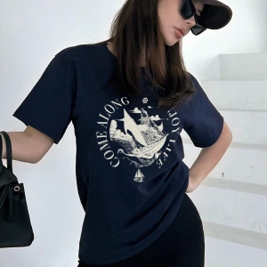 DAZY Kadın Ön ve Arka Yelkenli Mektup Baskılı Kısa Kollu Tişört