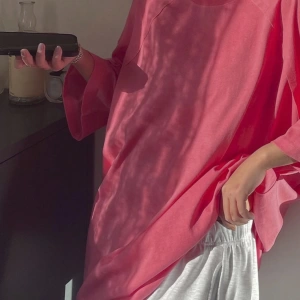 DAZY Kadın Yazlık Bol Kesim Yuvarlak Yaka Tişört, Düşük Omuz Kollu, Düz Renk