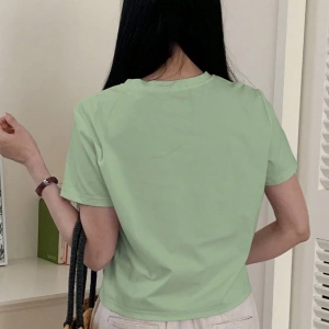 DAZY Kadın Yazlık Rahat Kalp Desenli Kısa Kollu Siyah Tişört