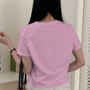 DAZY Kadın Yazlık Rahat Kalp Desenli Kısa Kollu Siyah Tişört