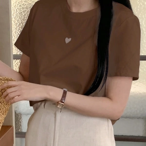DAZY Kadın Yazlık Rahat Kalp Desenli Kısa Kollu Siyah Tişört