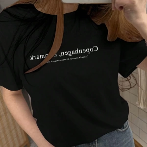 DAZY Kadın Yazlık Rahat Slogan Grafik Yuvarlak Yaka Tişört