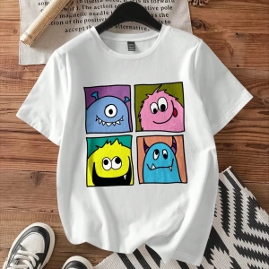 DAZY Kadın Yuvarlak Yaka İşlemeli Kontrast Renkli Kalp Minimalist Desenli Tişört