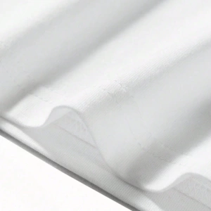 DAZY Kadın Yuvarlak Yaka İşlemeli Kontrast Renkli Kalp Minimalist Desenli Tişört