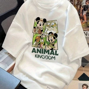 DAZY Kadın Yuvarlak Yaka İşlemeli Kontrast Renkli Kalp Minimalist Grafik Tişört