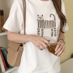 DAZY Kadın Yuvarlak Yaka Sevimli Kedi Baskılı Kısa Kollu Beyaz Tişört, İlkbahar/Yaz