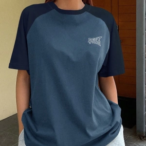 DAZY Kontrast Mektup Baskılı Raglan Kısa Kollu Tişört