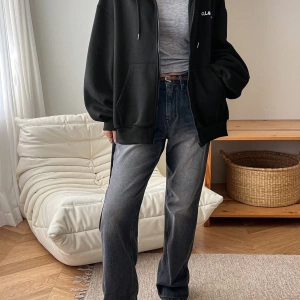 Dazy-Less 1 Adet Kadın Düz Renk İşlemeli Harf Polar Kapşonlu Sweatshirt Sweatshirt Model 5154