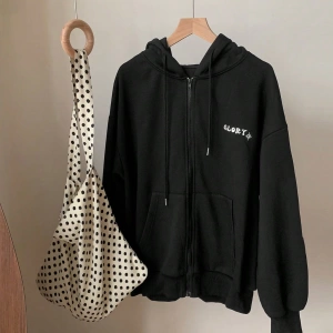 Dazy-Less 1 Adet Kadın Düz Renk İşlemeli Harf Polar Kapşonlu Sweatshirt Sweatshirt Model 5154
