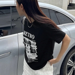 Dazy-Less Kadın Retro Desen Kısa Kollu Yazlık Tişört YOL BOYUNCA MANZARALAR 19DA MUTLU ZAMAN