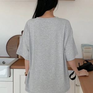 DAZY Loose Casual Letter Print Oversize Kadın Yuvarlak Yaka Düşük Omuz Tişört