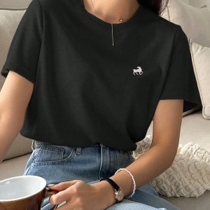 DAZY Nakış Detaylı Tişört