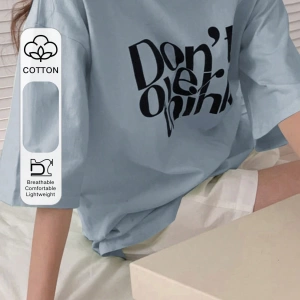 DAZY Slogan Grafik Düşük Omuz Tişört