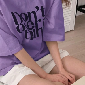 DAZY Slogan Grafik Düşük Omuz Tişört