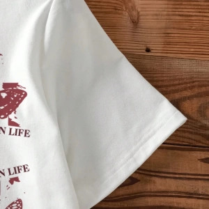 DAZY Slogan Grafik Düşük Omuz Tişört Mutluluk Bir Zihin Halidir