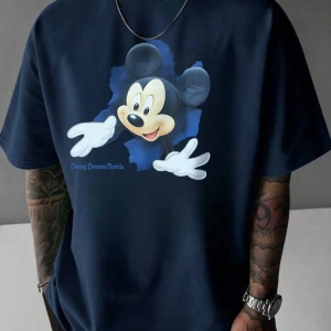 Disney Disney İşbirliği Mickey Mouse Baskılı Erkek Günlük Kısa Kollu Tişört, Yaz